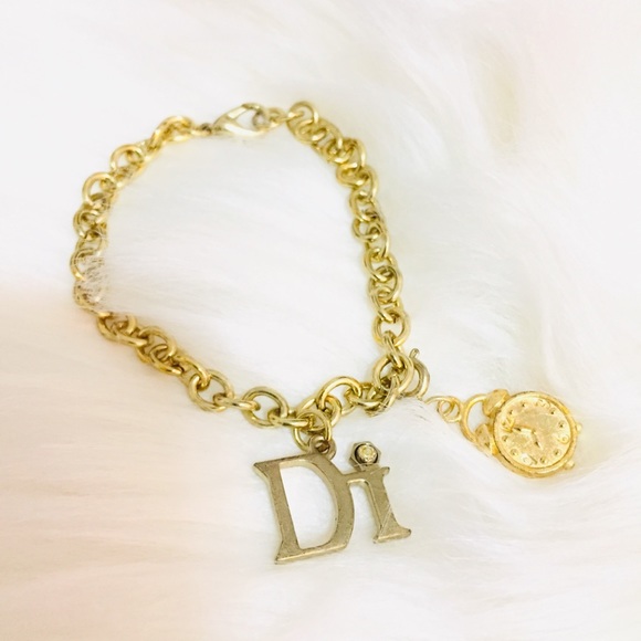 Jewelry - Bracelet Gold Tone Charm Bracelet